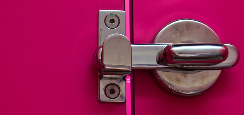 Childproof Gate Lock in Miami Gardens, Florida