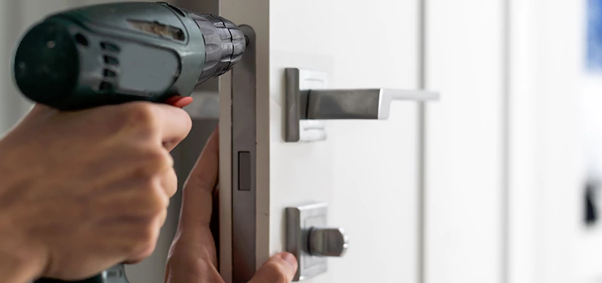 Locksmith For Lock Replacement Near Me in Miami Gardens, FL