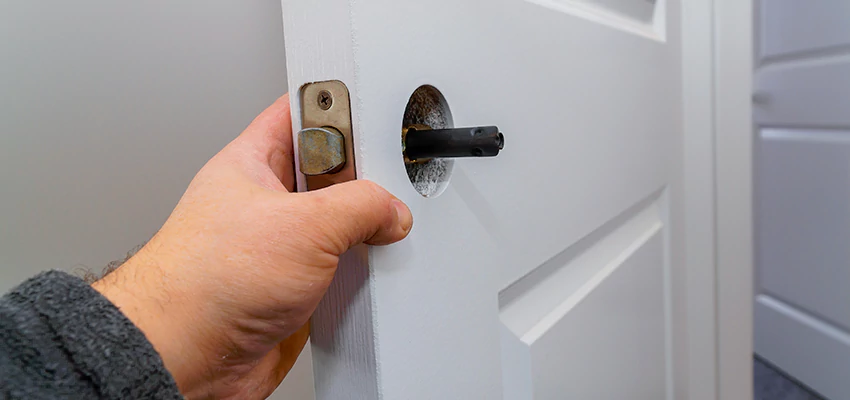 Nighttime Locksmith For Lock Repair in Miami Gardens, FL