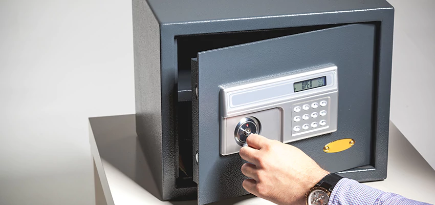 Jewelry Safe Unlocking Service in Miami Gardens, Florida