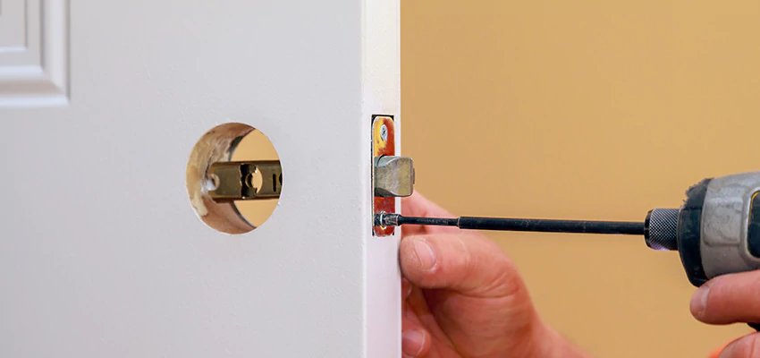 Stuck Door Knobs Repair in Miami Gardens, FL